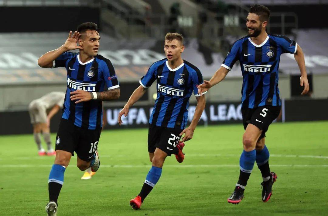 际大赛中屡 际大赛中屡